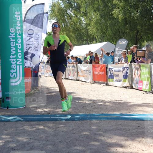 07.09.2025 - 19. Norderstedt Triathlon Zöllner http://msf.ph/oto/8787390 07.09.2025 13:34:06 Ziel 275, 707 meine-sportfotos.de