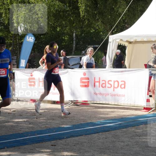 07.09.2025 - 19. Norderstedt Triathlon Zöllner http://msf.ph/oto/8787399 07.09.2025 13:22:45 Ziel 825, 1256 meine-sportfotos.de