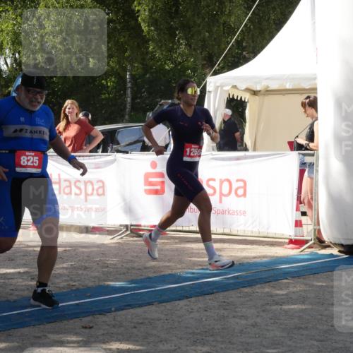 07.09.2025 - 19. Norderstedt Triathlon Zöllner http://msf.ph/oto/8787402 07.09.2025 13:22:45 Ziel 825, 1256 meine-sportfotos.de