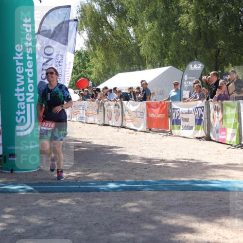 07.09.2025 - 19. Norderstedt Triathlon Zöllner http://msf.ph/oto/8787430 07.09.2025 13:34:13 Ziel 707, 1214 meine-sportfotos.de