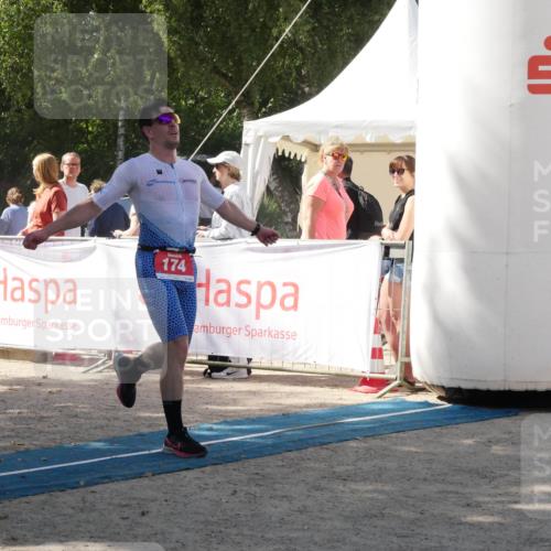 07.09.2025 - 19. Norderstedt Triathlon Zöllner http://msf.ph/oto/8787432 07.09.2025 13:24:05 Ziel 174, 1234 meine-sportfotos.de