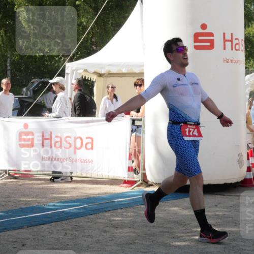07.09.2025 - 19. Norderstedt Triathlon Zöllner http://msf.ph/oto/8787441 07.09.2025 13:24:06 Ziel 174, 1234 meine-sportfotos.de