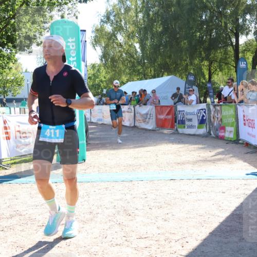 07.09.2025 - 19. Norderstedt Triathlon Zöllner http://msf.ph/oto/8787445 07.09.2025 15:53:00 Ziel 411, 1478 meine-sportfotos.de
