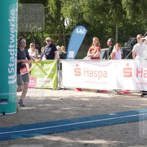 07.09.2025 - 19. Norderstedt Triathlon Zöllner http://msf.ph/oto/8787447 07.09.2025 13:24:08 Ziel 174, 1234 meine-sportfotos.de