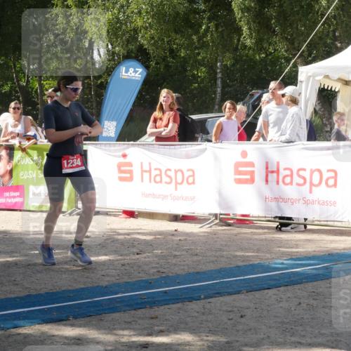 07.09.2025 - 19. Norderstedt Triathlon Zöllner http://msf.ph/oto/8787451 07.09.2025 13:24:08 Ziel 174, 1234 meine-sportfotos.de