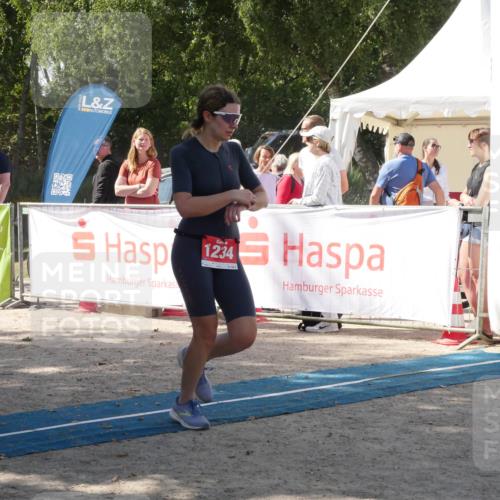 07.09.2025 - 19. Norderstedt Triathlon Zöllner http://msf.ph/oto/8787457 07.09.2025 13:24:09 Ziel 174, 1234 meine-sportfotos.de
