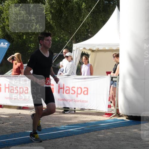 07.09.2025 - 19. Norderstedt Triathlon Zöllner http://msf.ph/oto/8787469 07.09.2025 13:24:21 Ziel  meine-sportfotos.de