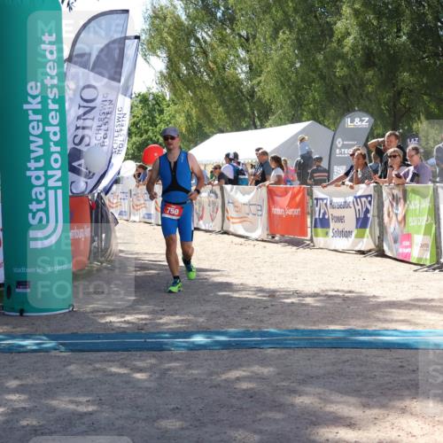 07.09.2025 - 19. Norderstedt Triathlon Zöllner http://msf.ph/oto/8787477 07.09.2025 13:34:37 Ziel 750 meine-sportfotos.de