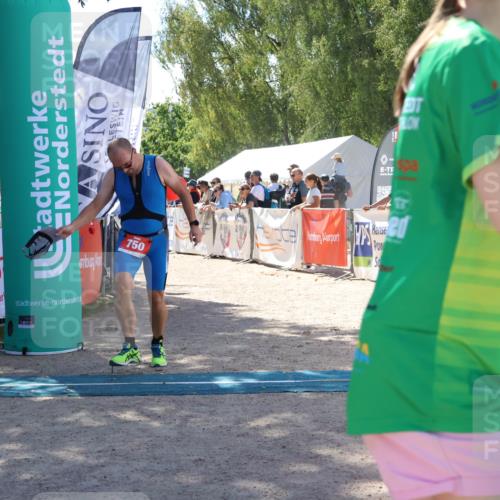 07.09.2025 - 19. Norderstedt Triathlon Zöllner http://msf.ph/oto/8787490 07.09.2025 13:34:39 Ziel 750 meine-sportfotos.de