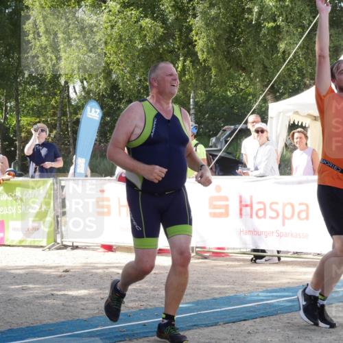 07.09.2025 - 19. Norderstedt Triathlon Zöllner http://msf.ph/oto/8787495 07.09.2025 13:25:01 Ziel 725, 810, 1263 meine-sportfotos.de