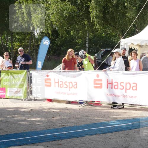 07.09.2025 - 19. Norderstedt Triathlon Zöllner http://msf.ph/oto/8787510 07.09.2025 13:25:15 Ziel 1366, 1396 meine-sportfotos.de