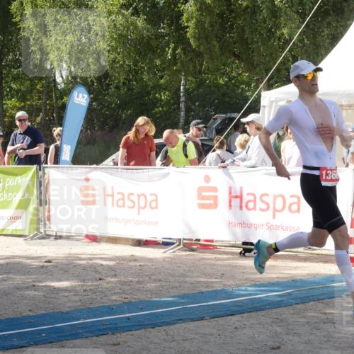 07.09.2025 - 19. Norderstedt Triathlon Zöllner http://msf.ph/oto/8787518 07.09.2025 13:25:17 Ziel 1366, 1396 meine-sportfotos.de
