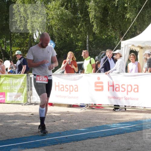07.09.2025 - 19. Norderstedt Triathlon Zöllner http://msf.ph/oto/8787537 07.09.2025 13:25:39 Ziel 1230 meine-sportfotos.de