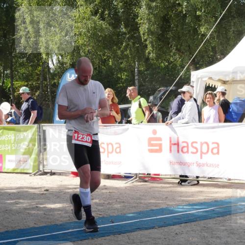 07.09.2025 - 19. Norderstedt Triathlon Zöllner http://msf.ph/oto/8787542 07.09.2025 13:25:39 Ziel 1230 meine-sportfotos.de