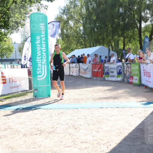 07.09.2025 - 19. Norderstedt Triathlon Zöllner http://msf.ph/oto/8787600 07.09.2025 15:56:09 Ziel 417 meine-sportfotos.de