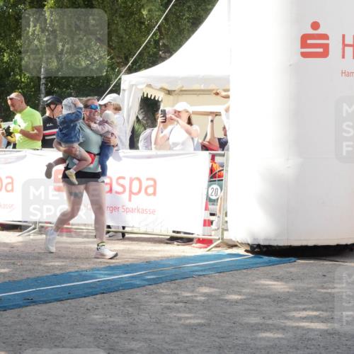 07.09.2025 - 19. Norderstedt Triathlon Zöllner http://msf.ph/oto/8787609 07.09.2025 13:27:37 Ziel 248 meine-sportfotos.de