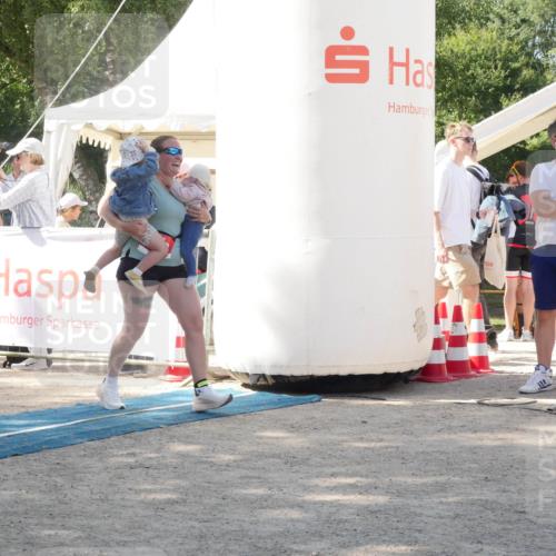 07.09.2025 - 19. Norderstedt Triathlon Zöllner http://msf.ph/oto/8787618 07.09.2025 13:27:38 Ziel 248, 1376 meine-sportfotos.de