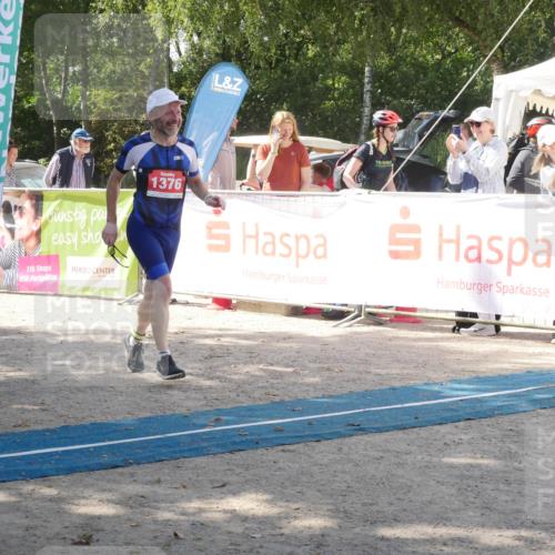 07.09.2025 - 19. Norderstedt Triathlon Zöllner http://msf.ph/oto/8787628 07.09.2025 13:27:42 Ziel 248, 1376 meine-sportfotos.de