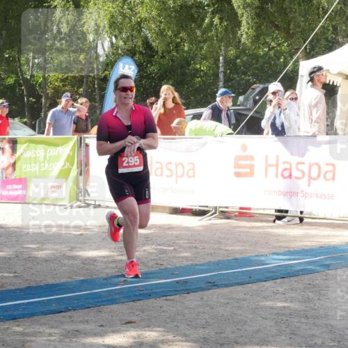07.09.2025 - 19. Norderstedt Triathlon Zöllner http://msf.ph/oto/8787643 07.09.2025 13:27:49 Ziel 295, 1376 meine-sportfotos.de