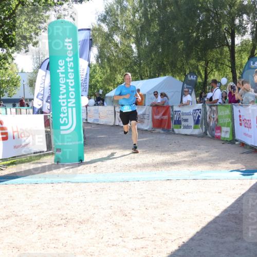 07.09.2025 - 19. Norderstedt Triathlon Zöllner http://msf.ph/oto/8787654 07.09.2025 15:58:44 Ziel 410, 427 meine-sportfotos.de