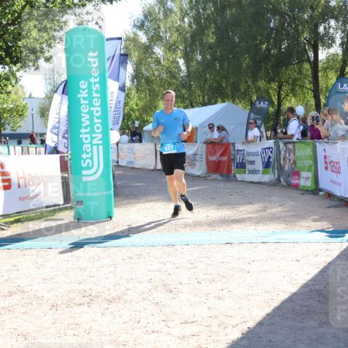 07.09.2025 - 19. Norderstedt Triathlon Zöllner http://msf.ph/oto/8787664 07.09.2025 15:58:45 Ziel 410, 427 meine-sportfotos.de
