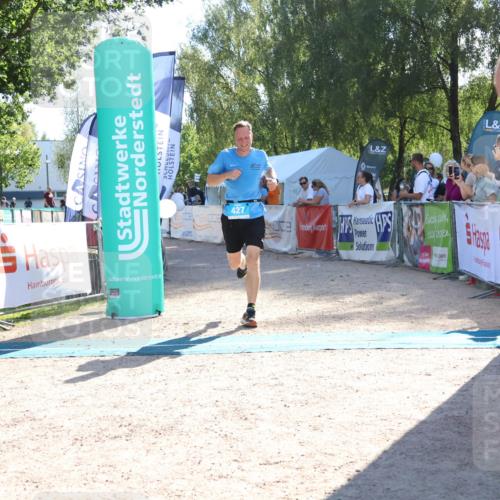 07.09.2025 - 19. Norderstedt Triathlon Zöllner http://msf.ph/oto/8787669 07.09.2025 15:58:45 Ziel 410, 427 meine-sportfotos.de