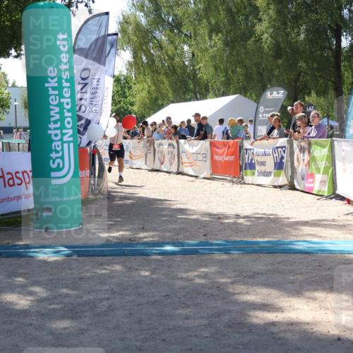 07.09.2025 - 19. Norderstedt Triathlon Zöllner http://msf.ph/oto/8787672 07.09.2025 13:36:35 Ziel 145, 1326 meine-sportfotos.de