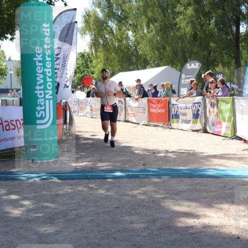 07.09.2025 - 19. Norderstedt Triathlon Zöllner http://msf.ph/oto/8787673 07.09.2025 13:36:37 Ziel 145, 1326 meine-sportfotos.de