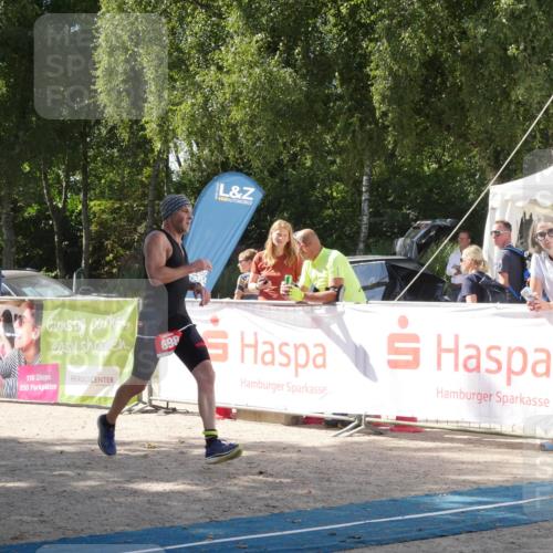 07.09.2025 - 19. Norderstedt Triathlon Zöllner http://msf.ph/oto/8787674 07.09.2025 13:28:42 Ziel 698 meine-sportfotos.de