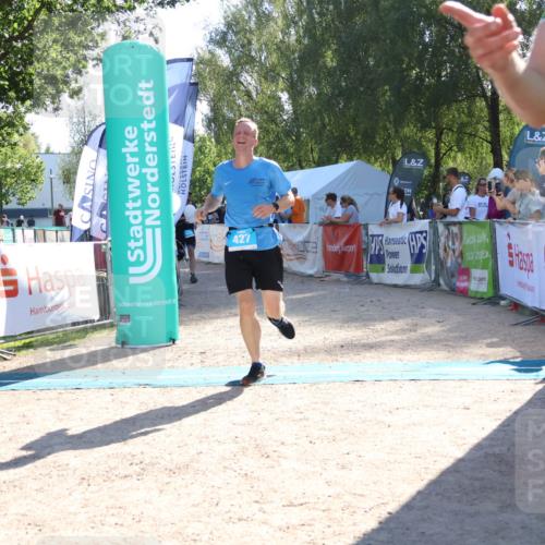 07.09.2025 - 19. Norderstedt Triathlon Zöllner http://msf.ph/oto/8787679 07.09.2025 15:58:45 Ziel 410, 427 meine-sportfotos.de