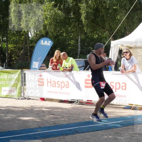 07.09.2025 - 19. Norderstedt Triathlon Zöllner http://msf.ph/oto/8787680 07.09.2025 13:28:43 Ziel 698 meine-sportfotos.de