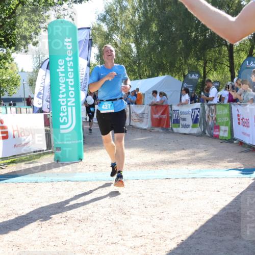 07.09.2025 - 19. Norderstedt Triathlon Zöllner http://msf.ph/oto/8787682 07.09.2025 15:58:46 Ziel 410, 427 meine-sportfotos.de