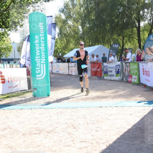 07.09.2025 - 19. Norderstedt Triathlon Zöllner http://msf.ph/oto/8787698 07.09.2025 15:58:48 Ziel 410, 427 meine-sportfotos.de