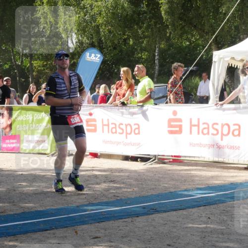 07.09.2025 - 19. Norderstedt Triathlon Zöllner http://msf.ph/oto/8787708 07.09.2025 13:29:30 Ziel 858, 1235 meine-sportfotos.de