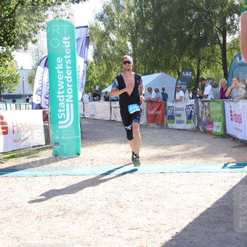 07.09.2025 - 19. Norderstedt Triathlon Zöllner http://msf.ph/oto/8787709 07.09.2025 15:58:49 Ziel 410, 427 meine-sportfotos.de