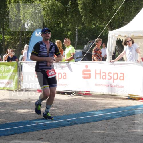 07.09.2025 - 19. Norderstedt Triathlon Zöllner http://msf.ph/oto/8787712 07.09.2025 13:29:30 Ziel 858, 1235 meine-sportfotos.de