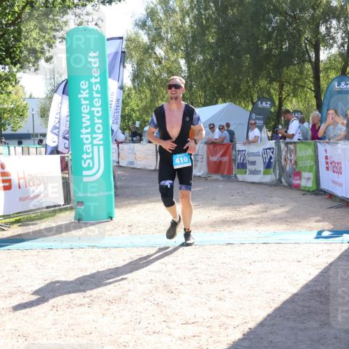 07.09.2025 - 19. Norderstedt Triathlon Zöllner http://msf.ph/oto/8787713 07.09.2025 15:58:49 Ziel 410, 427 meine-sportfotos.de