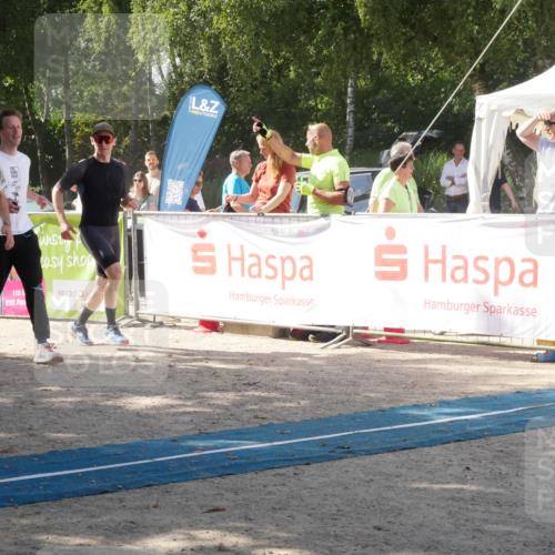 07.09.2025 - 19. Norderstedt Triathlon Zöllner http://msf.ph/oto/8787718 07.09.2025 13:29:43 Ziel 265, 266, 345 meine-sportfotos.de