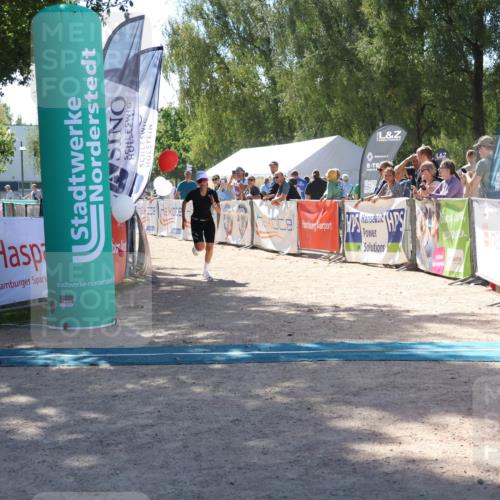 07.09.2025 - 19. Norderstedt Triathlon Zöllner http://msf.ph/oto/8787724 07.09.2025 13:36:51 Ziel 222, 718 meine-sportfotos.de