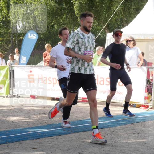 07.09.2025 - 19. Norderstedt Triathlon Zöllner http://msf.ph/oto/8787728 07.09.2025 13:29:44 Ziel 265, 266, 345 meine-sportfotos.de