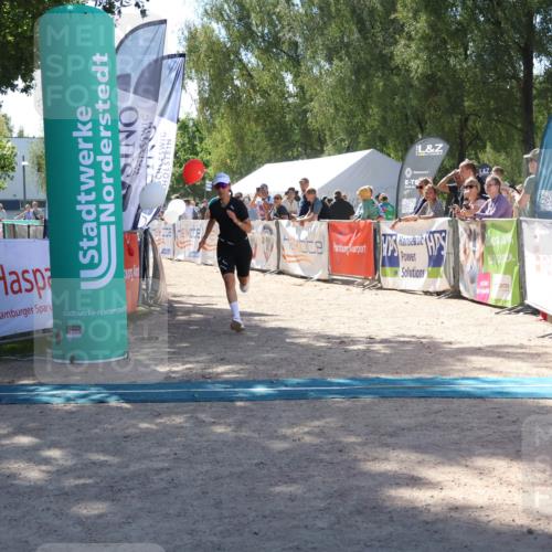 07.09.2025 - 19. Norderstedt Triathlon Zöllner http://msf.ph/oto/8787732 07.09.2025 13:36:51 Ziel 222, 718 meine-sportfotos.de