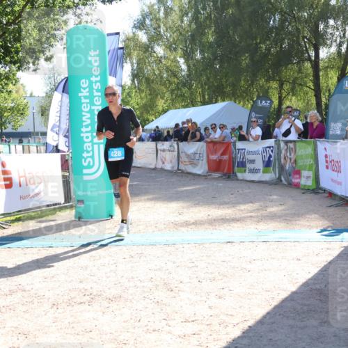07.09.2025 - 19. Norderstedt Triathlon Zöllner http://msf.ph/oto/8787753 07.09.2025 15:59:10 Ziel 428 meine-sportfotos.de