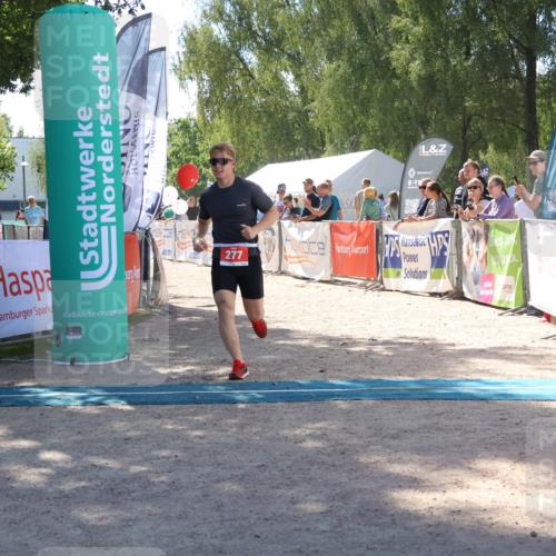 07.09.2025 - 19. Norderstedt Triathlon Zöllner http://msf.ph/oto/8787762 07.09.2025 13:36:57 Ziel 277, 718 meine-sportfotos.de