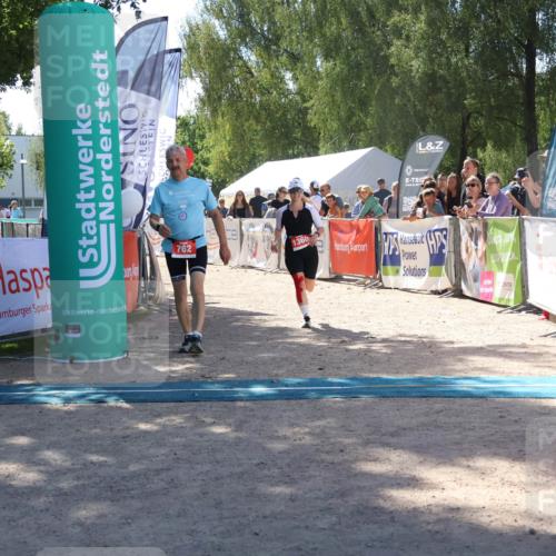 07.09.2025 - 19. Norderstedt Triathlon Zöllner http://msf.ph/oto/8787783 07.09.2025 13:37:20 Ziel 762, 1360 meine-sportfotos.de