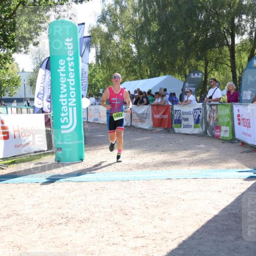 07.09.2025 - 19. Norderstedt Triathlon Zöllner http://msf.ph/oto/8787799 07.09.2025 15:59:29 Ziel 1022 meine-sportfotos.de
