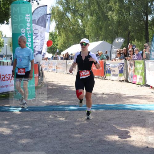 07.09.2025 - 19. Norderstedt Triathlon Zöllner http://msf.ph/oto/8787802 07.09.2025 13:37:22 Ziel 762, 1360 meine-sportfotos.de