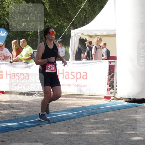 07.09.2025 - 19. Norderstedt Triathlon Zöllner http://msf.ph/oto/8787828 07.09.2025 13:31:38 Ziel 224 meine-sportfotos.de