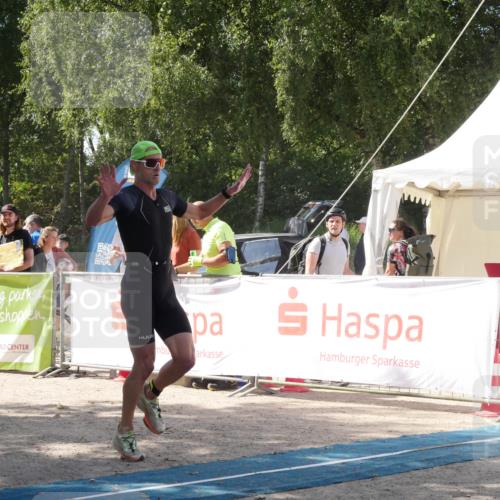 07.09.2025 - 19. Norderstedt Triathlon Zöllner http://msf.ph/oto/8787836 07.09.2025 13:31:57 Ziel 209 meine-sportfotos.de