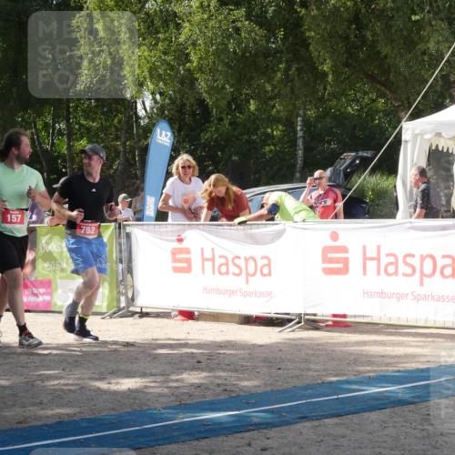 07.09.2025 - 19. Norderstedt Triathlon Zöllner http://msf.ph/oto/8787868 07.09.2025 13:33:33 Ziel 157, 307, 752 meine-sportfotos.de