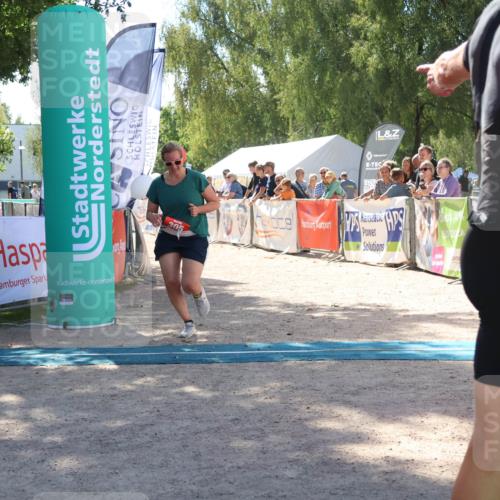 07.09.2025 - 19. Norderstedt Triathlon Zöllner http://msf.ph/oto/8787883 07.09.2025 13:37:54 Ziel 305 meine-sportfotos.de